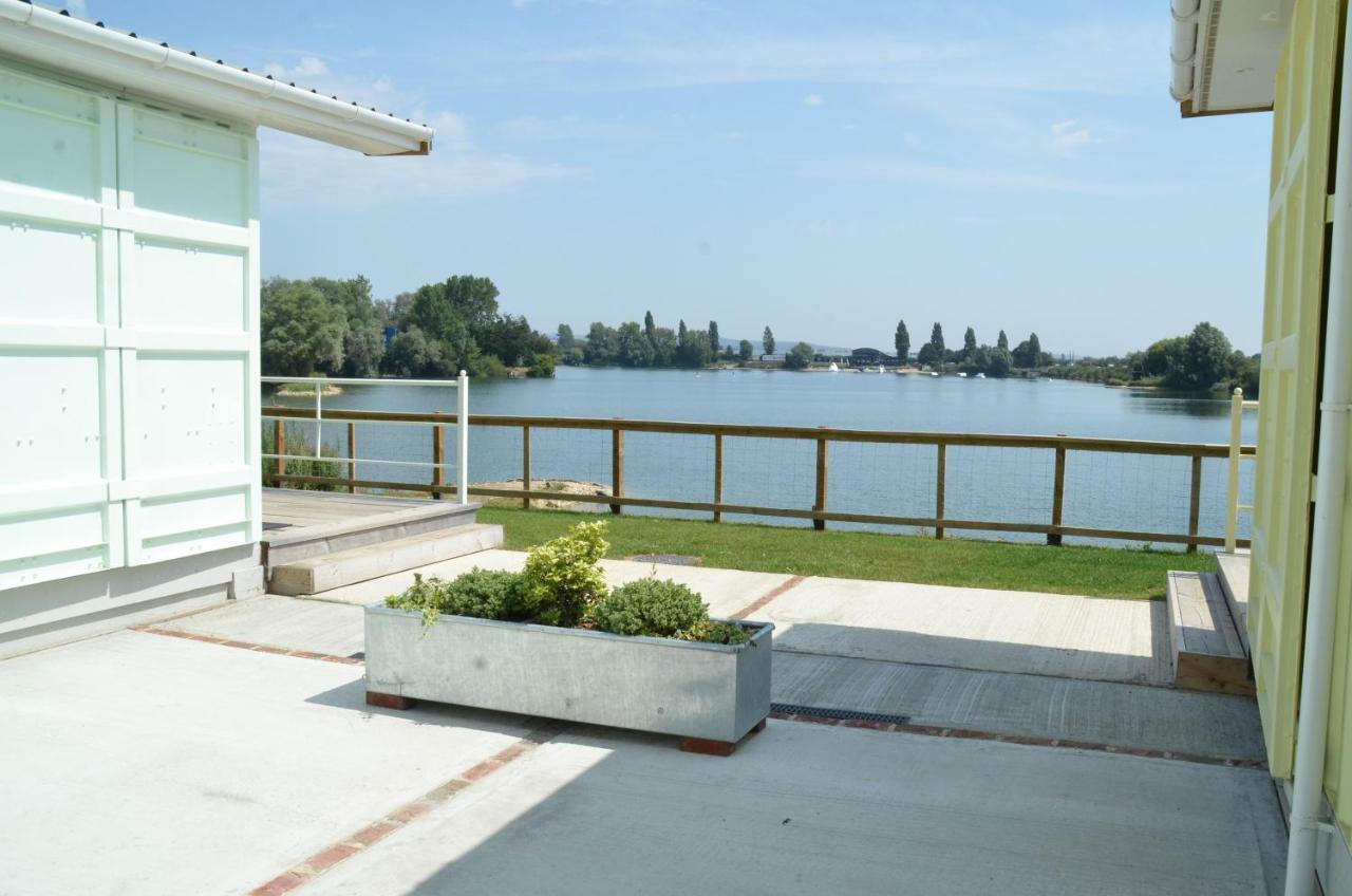 Premium Lake Lodges شيشستر المظهر الخارجي الصورة
